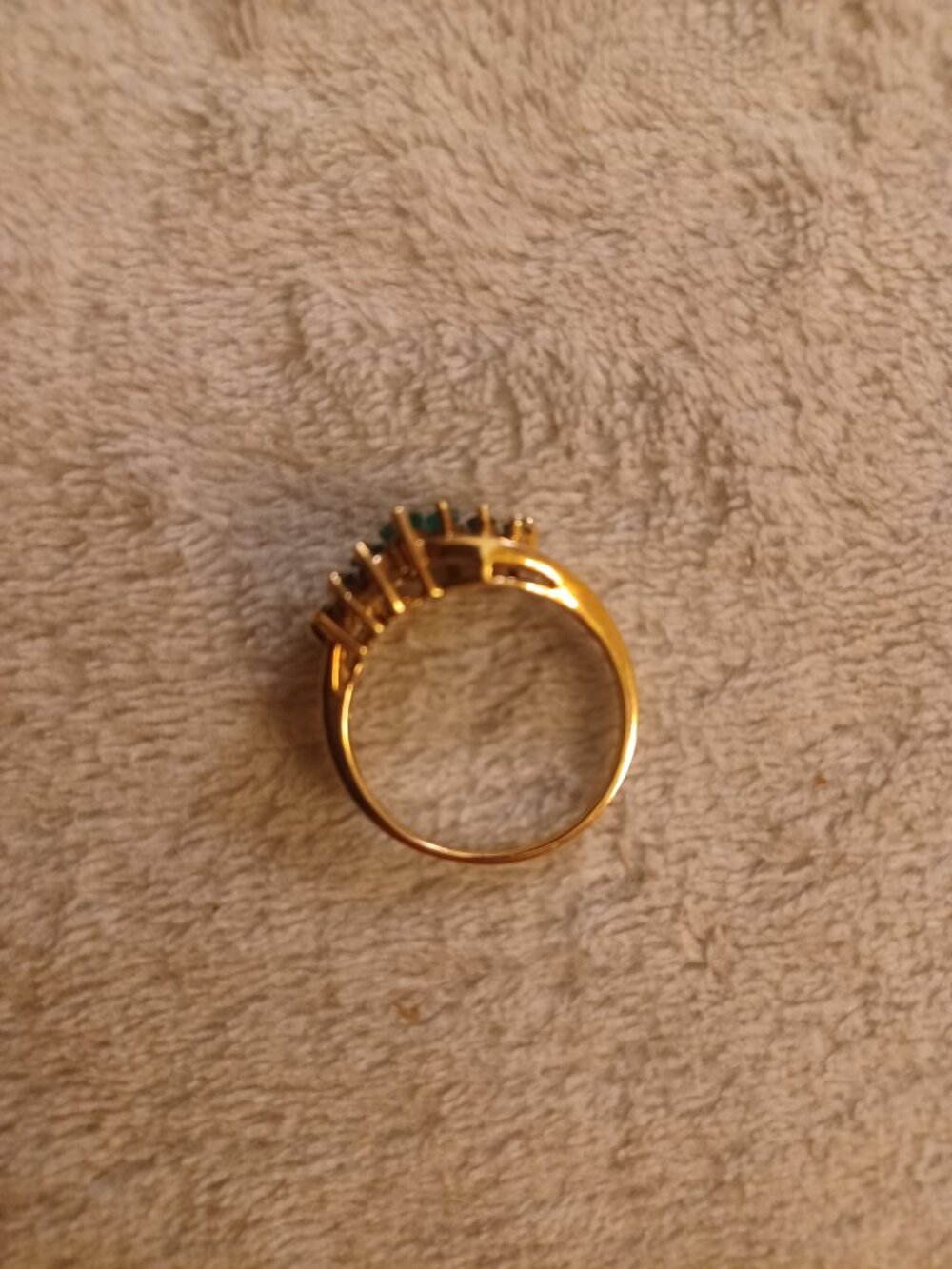 10k YG Diamond and Emerald Ring - Picture 7 of 7